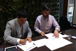 Fotografia firma convenio