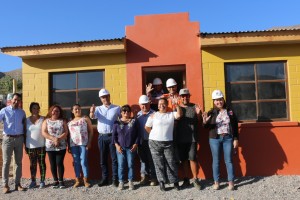 Avanza construcción de viviendas para familias de Gualliguaica