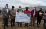 Subsecretario de Vivienda da el vamos al programa Pequeñas Localidades en Caleta Los Hornos