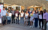 Familias reciben escrituras
